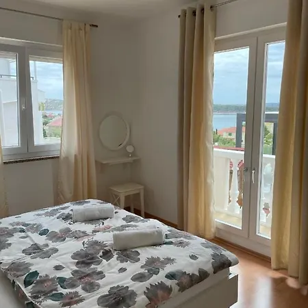 Rafaela Apartment *